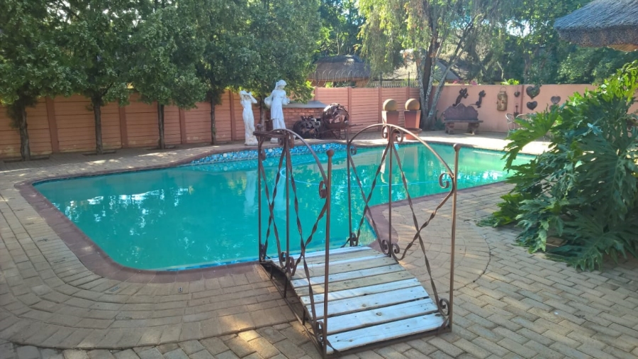 4 Bedroom Property for Sale in Wilkoppies North West